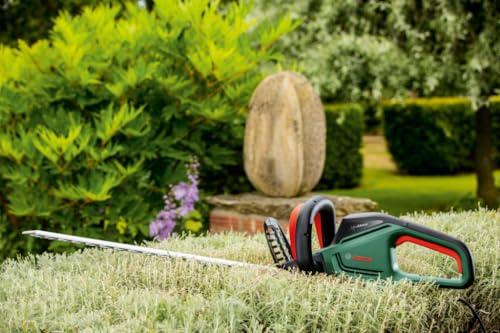 Bosch Heckenschere UniversalHedgeCut 60 (480 Watt, Messerlänge: 60 cm, für mittelgroße Hecken, Messerabstand: 30 mm, im Karton)